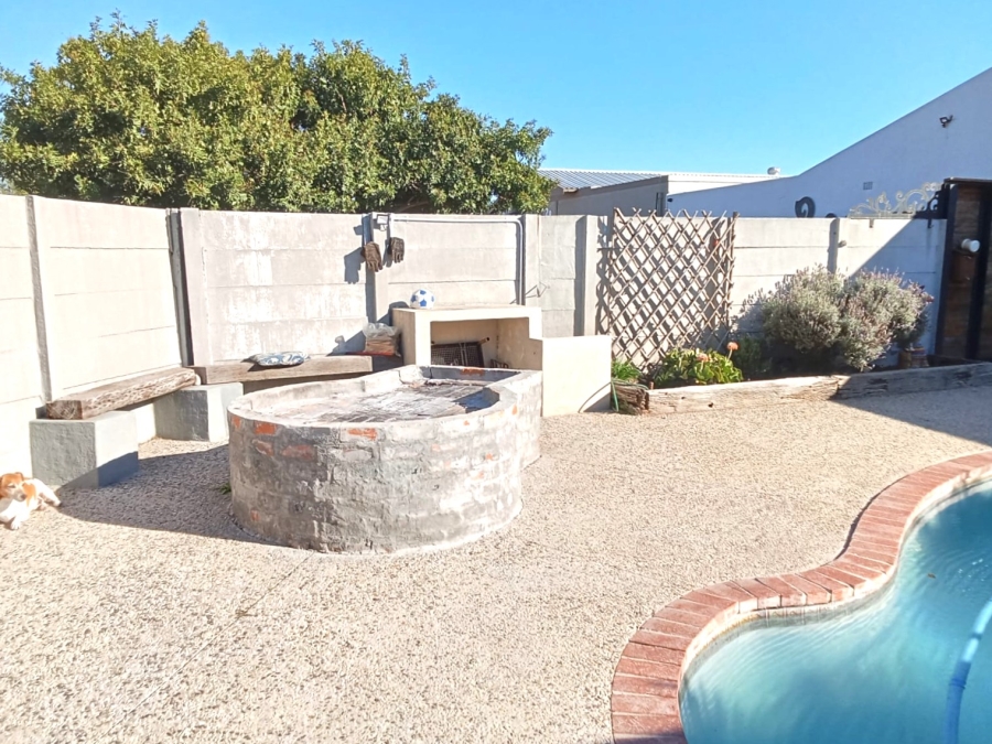 4 Bedroom Property for Sale in Bothasig Western Cape